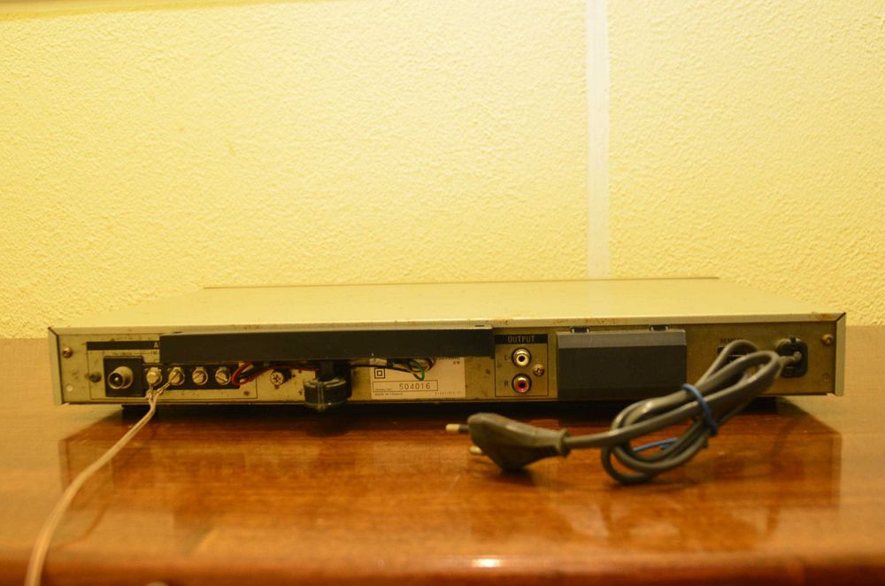 Rádio Sony ST-JX44L