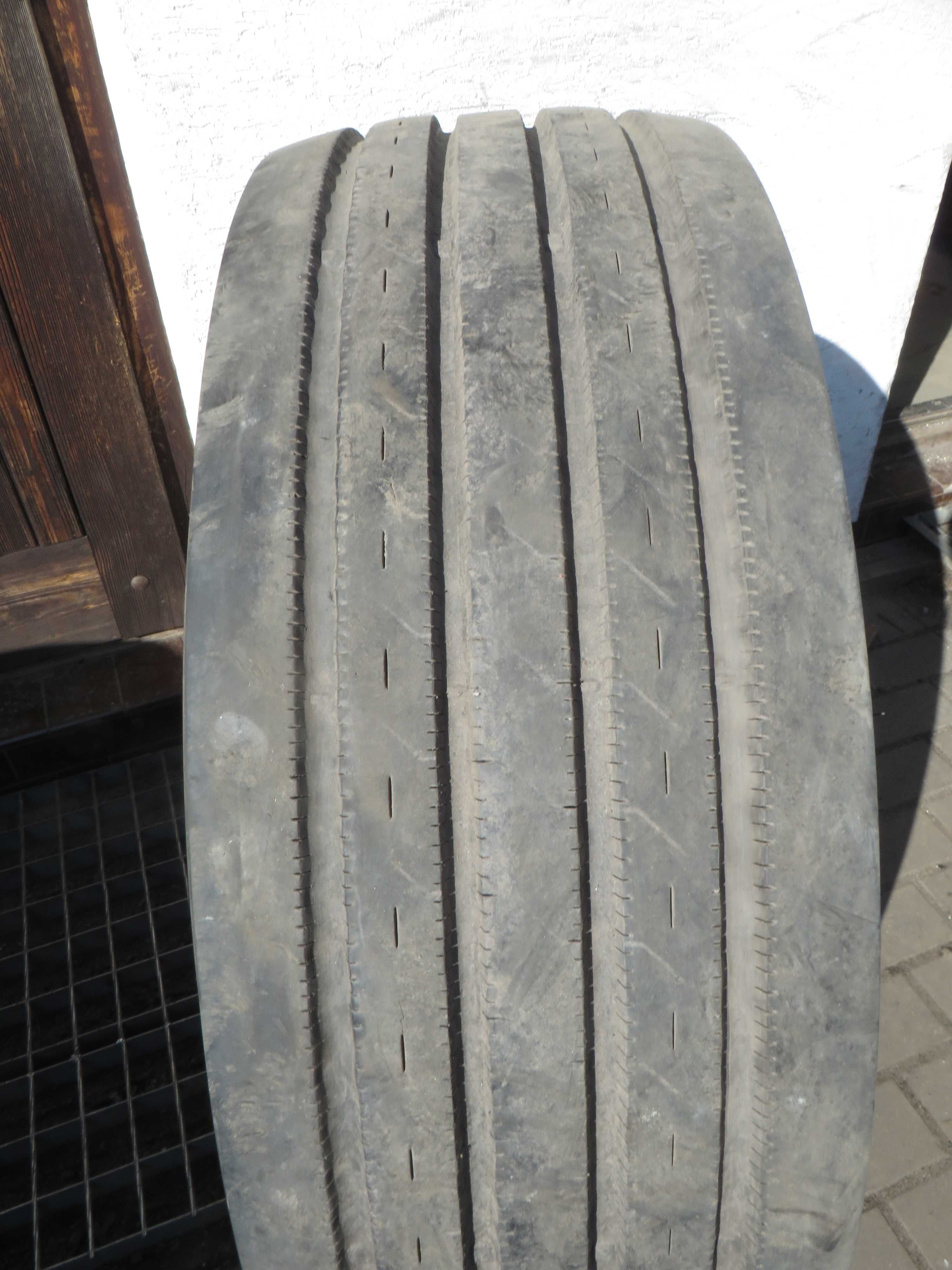 opona 315/60r22,5 Petlas