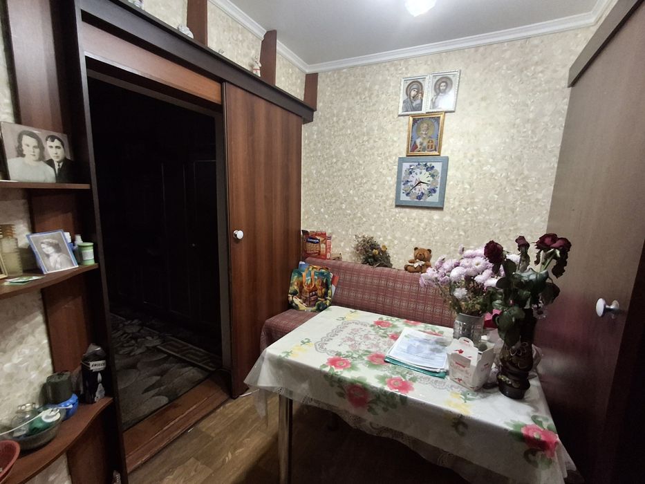 Продаж частини будинку з окремим входом.