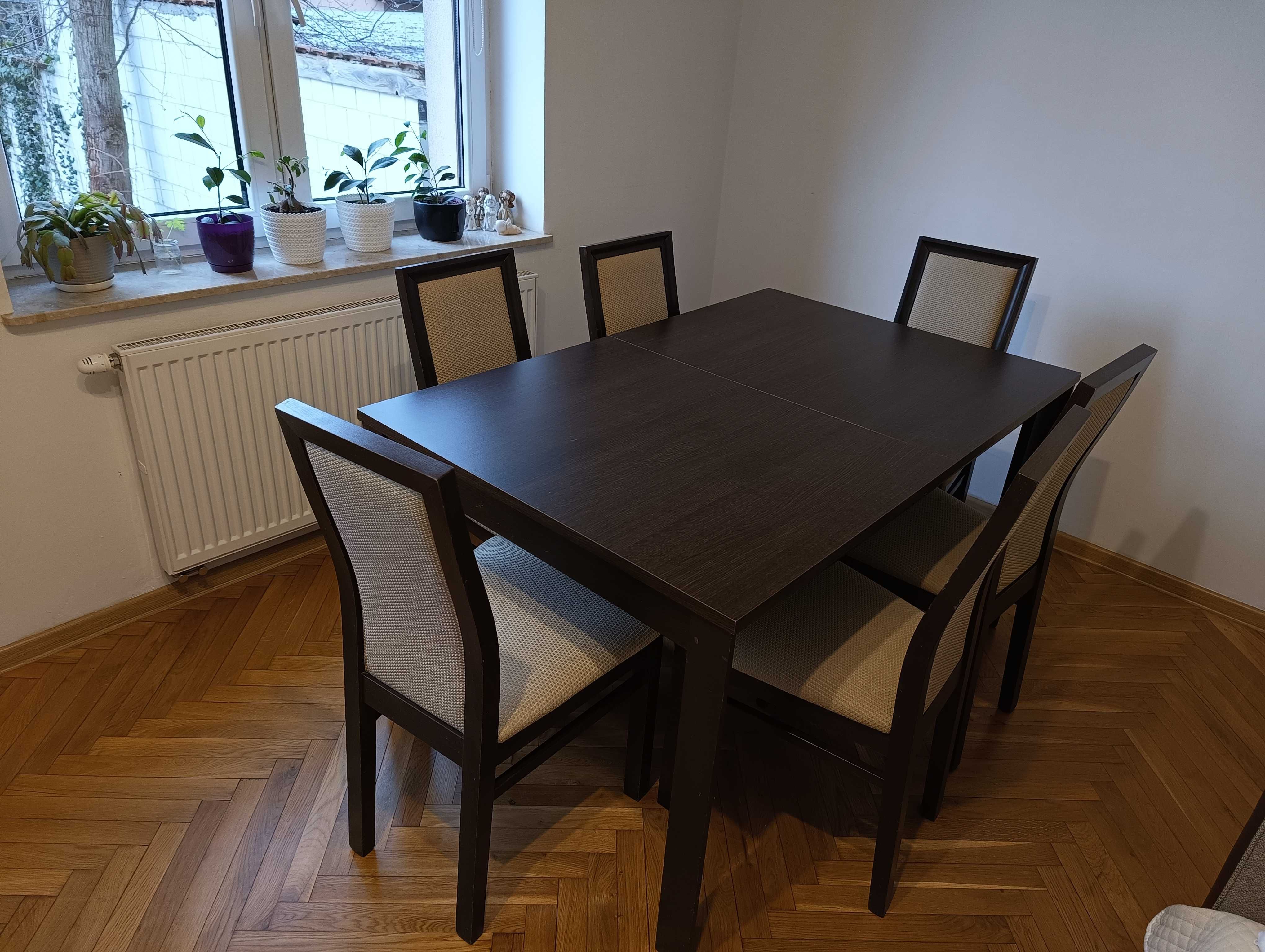 Stół i 6 krzeseł