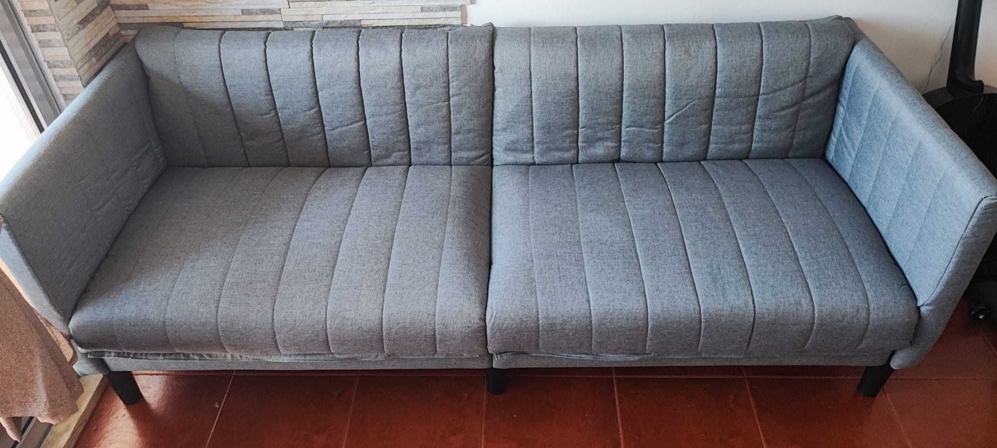 Sofa Novo, 3 lugares, sem marcas. €150