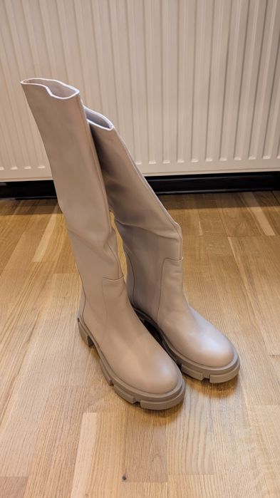 Чоботи осінні бежеві 38 розмір