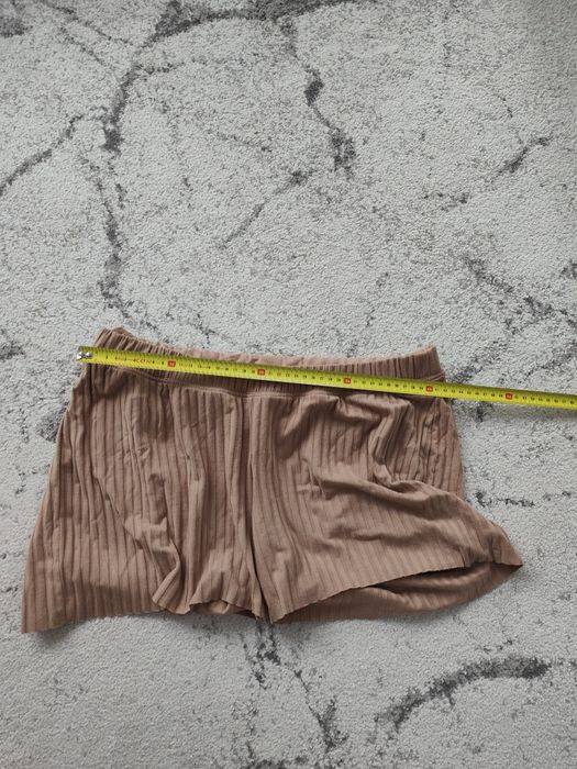 Krótkie spodenki ciążowe HM