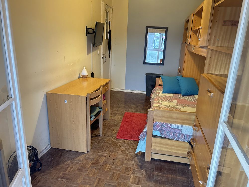 Arenda-se quarto cama solteiro