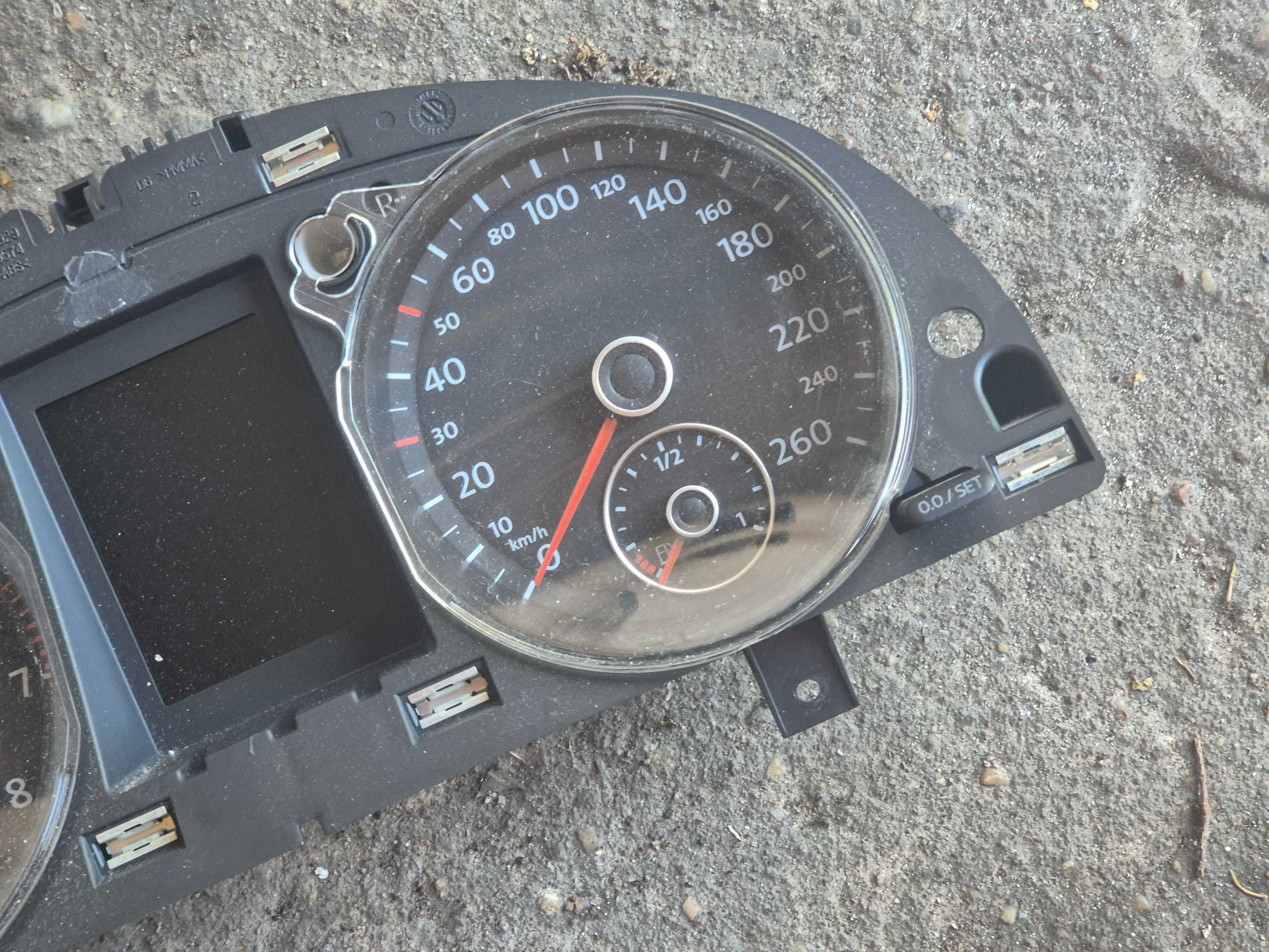 licznik zegar  VW Passat B7 1.8 TSI 3AA920880B