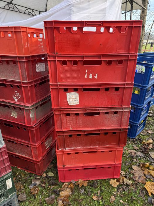 Skrzynka czerwona transportowa