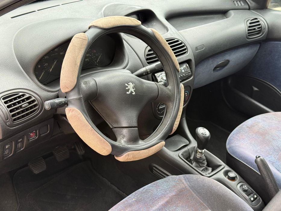 Peugeot 206 1.1i