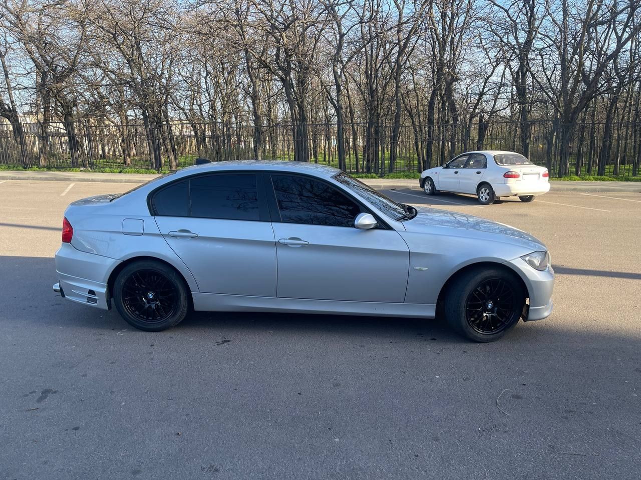 Продам BMW E90 318i