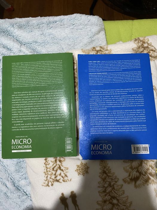Conjunto de manua e livro de exercicios de microeconomia