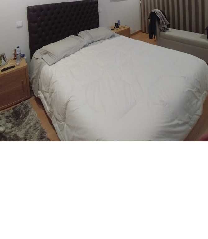 Cama de casal como nova
