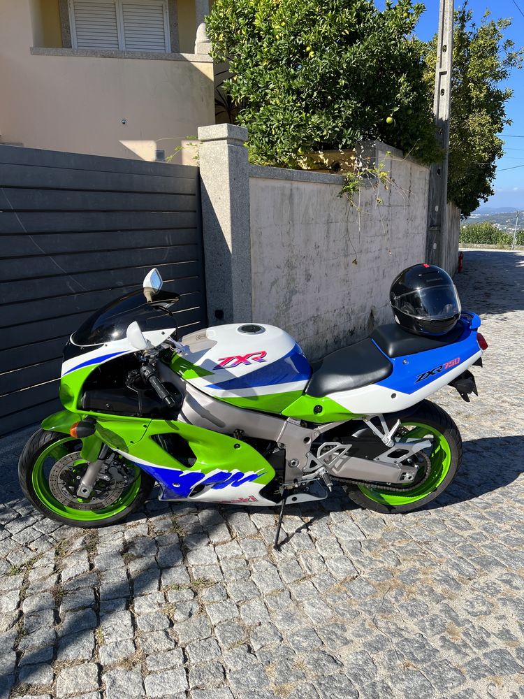 Kawasaki 750 cc ZXR