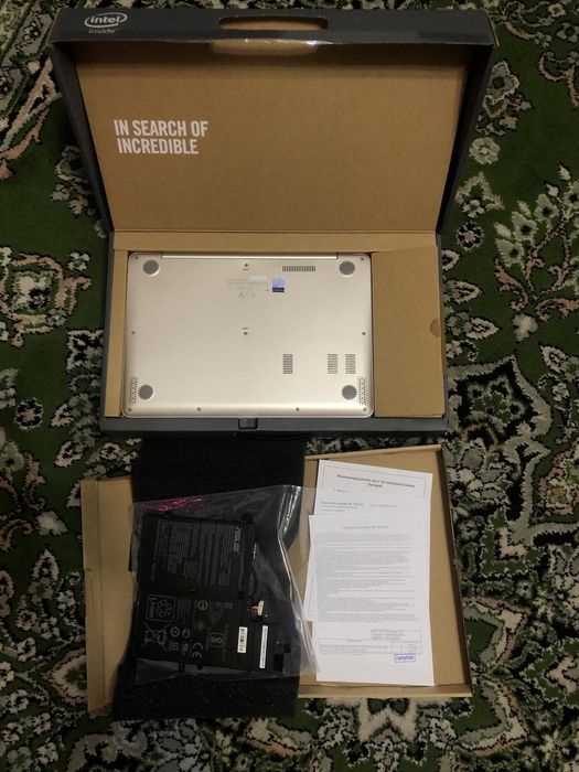 Asus Vivobook 14 дюймів s406u НА ЗАПЧАСТИНИ