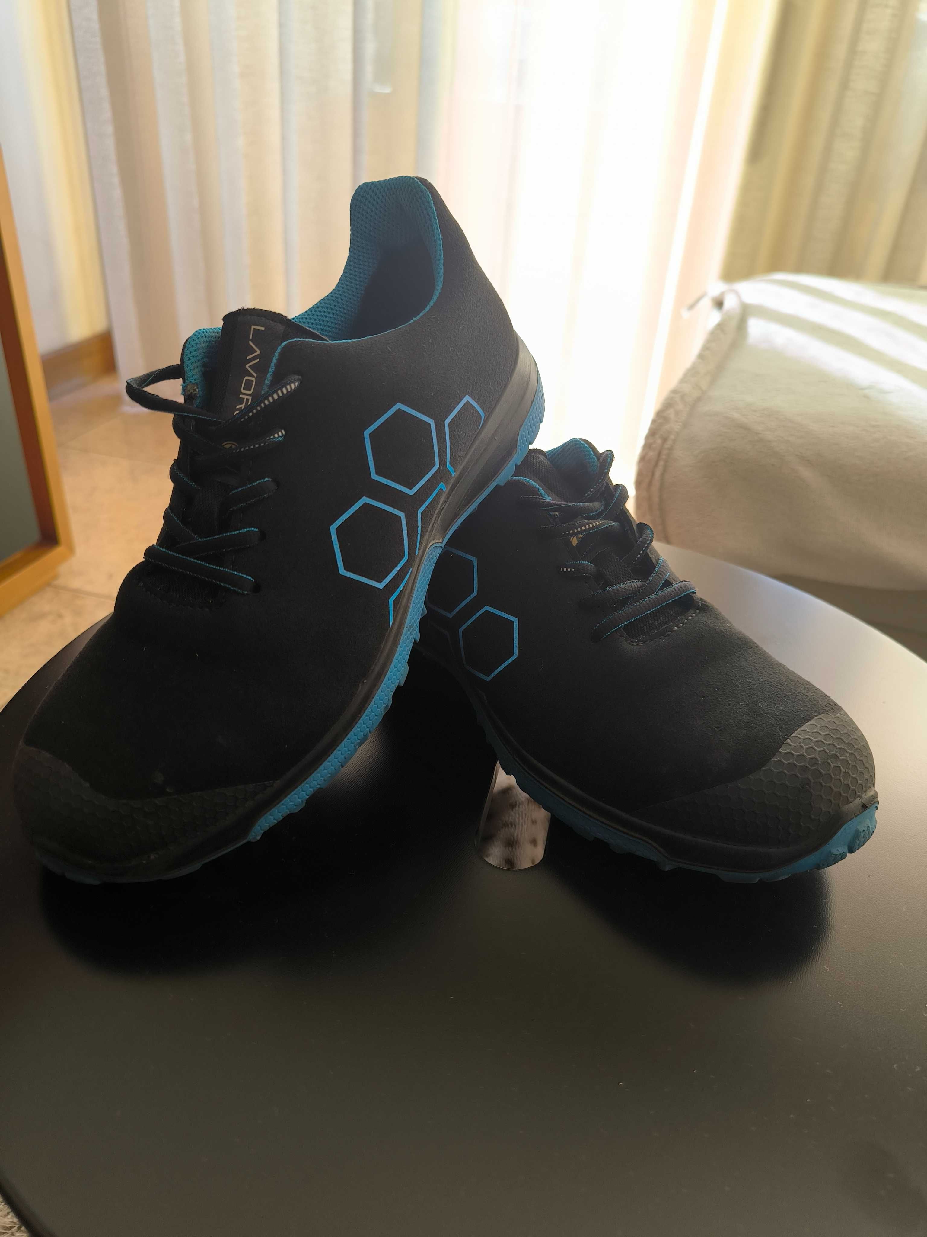 Botas de proteção (biqueira de aço) marca Lavoro.