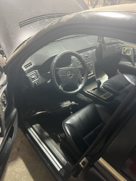 Продам Мерседес w210 3.2 бензин
