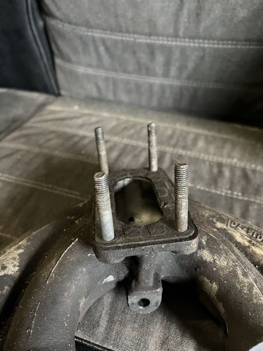 Продам два впуск и випуск колектор ваз