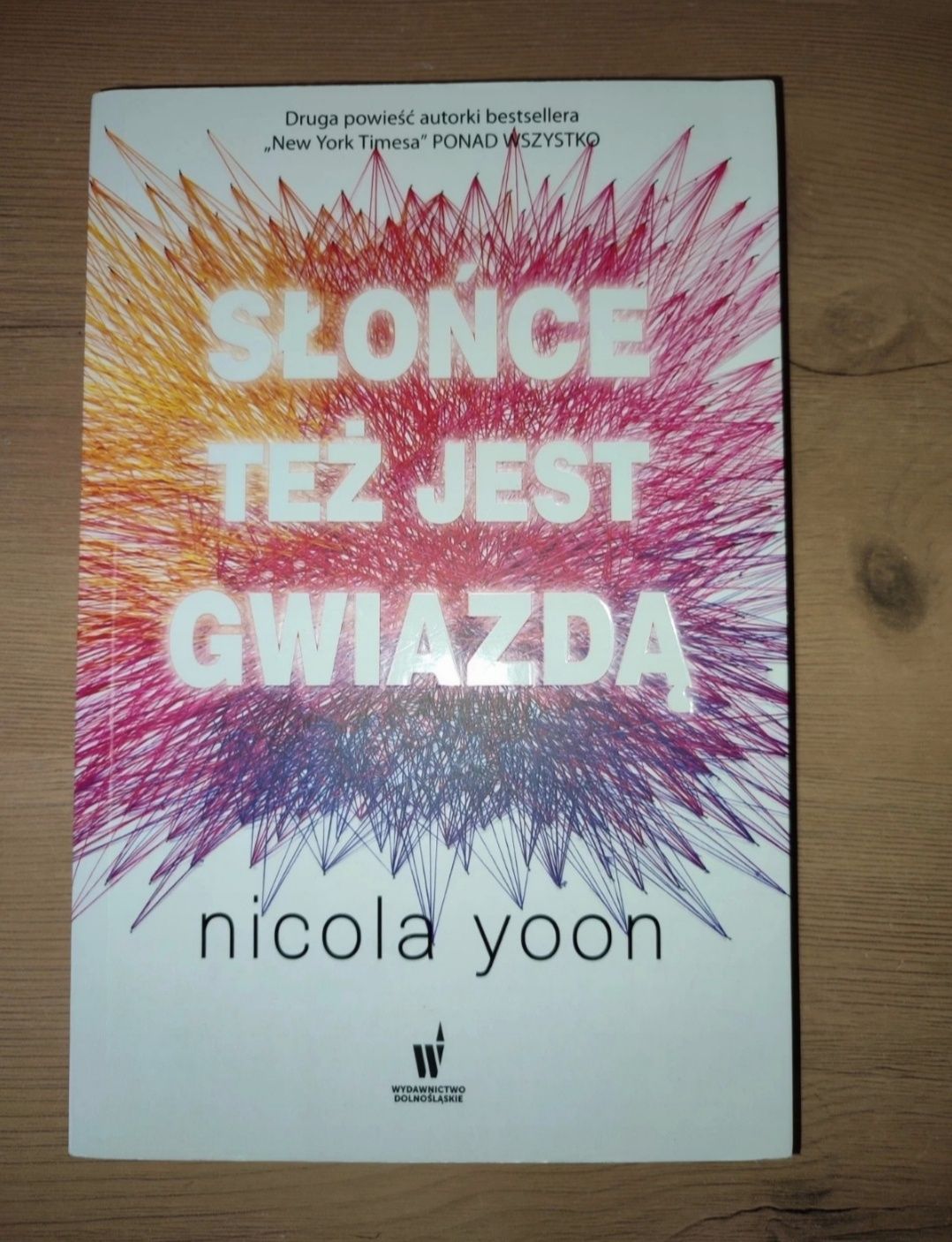 Książka "Słońce też jest gwiazdą"