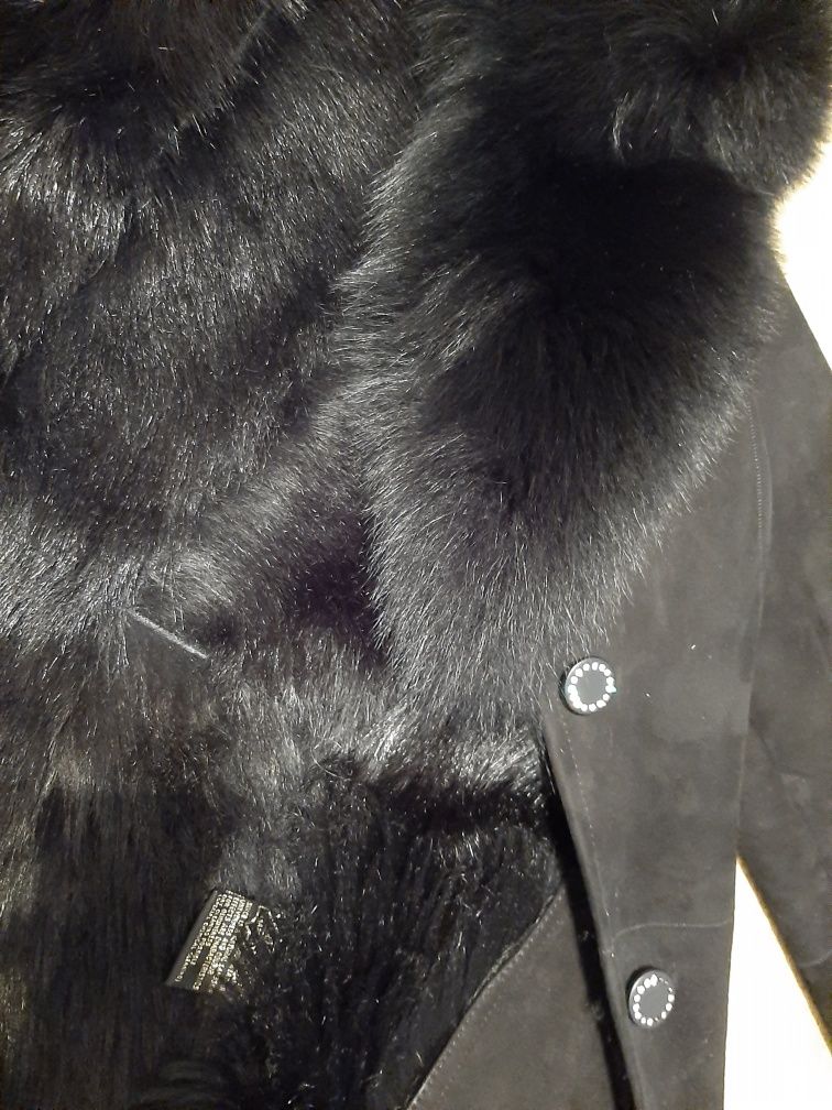Дубленка черная М 48 теплая качественная из горного козла  как новая