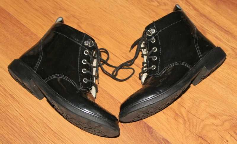 Kozaczki botki CLARKS lakierowane eleganckie 20cm r 30