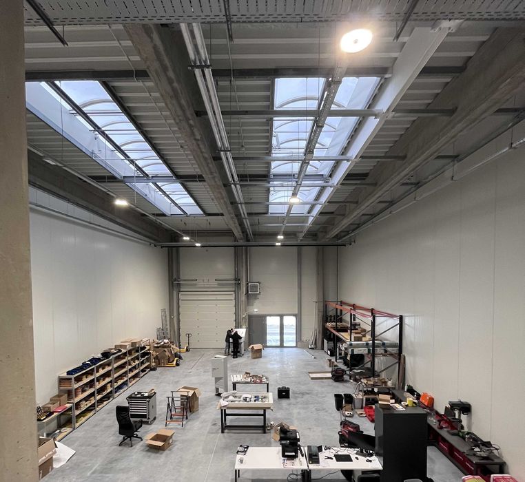 HALA / magazyn - z przygotowanym zapleczem biurowym i sanitarnym