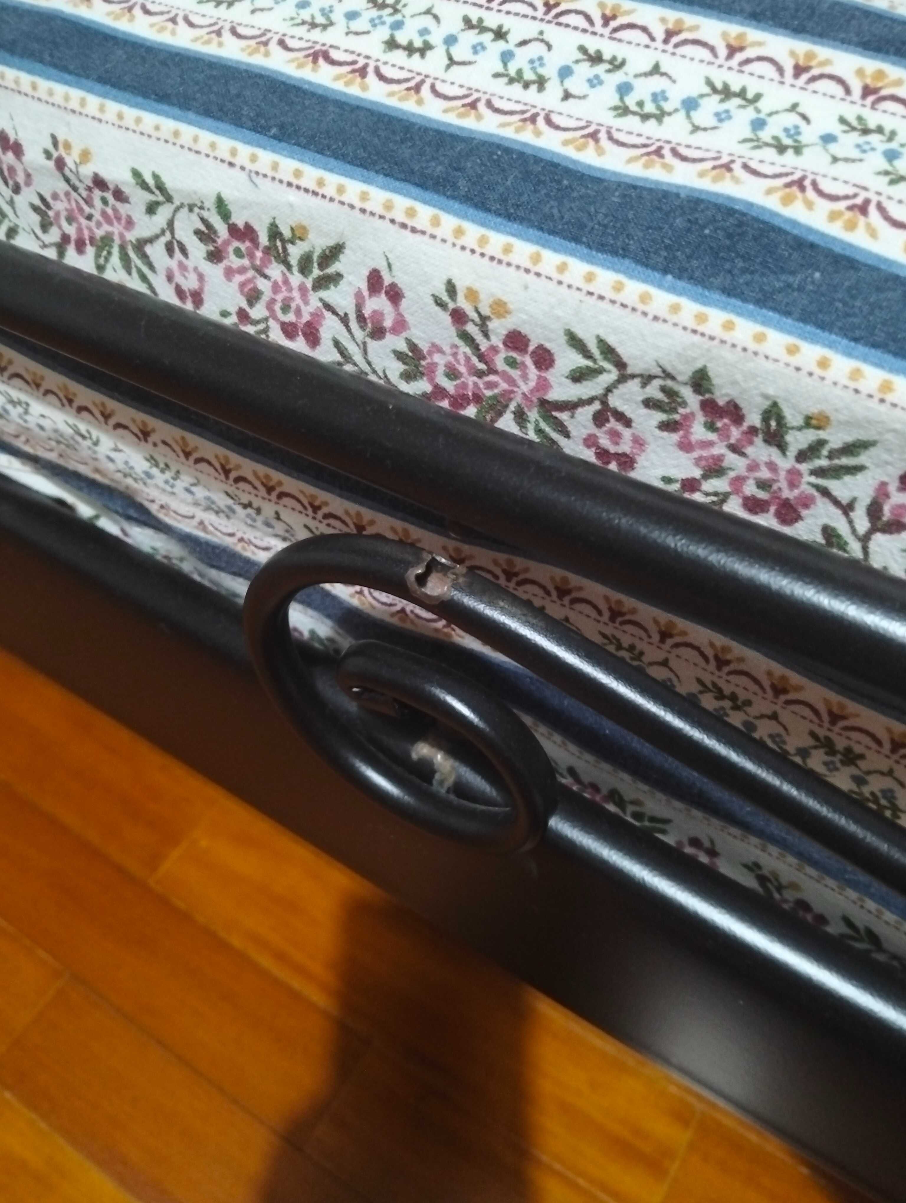 Cama solteiro com colchão