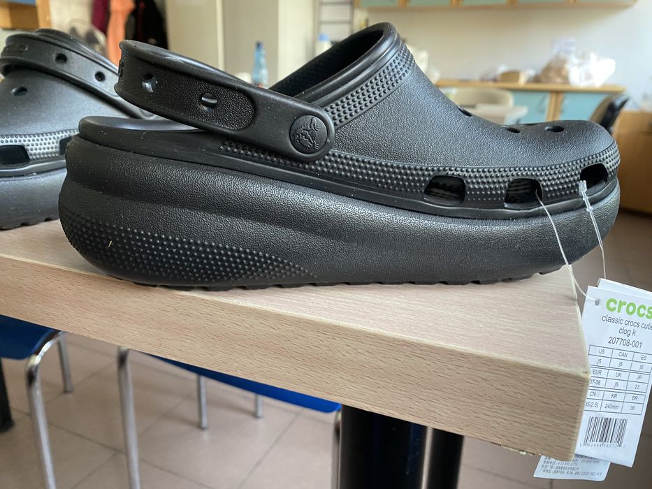 Crocsy na koturnie nowe