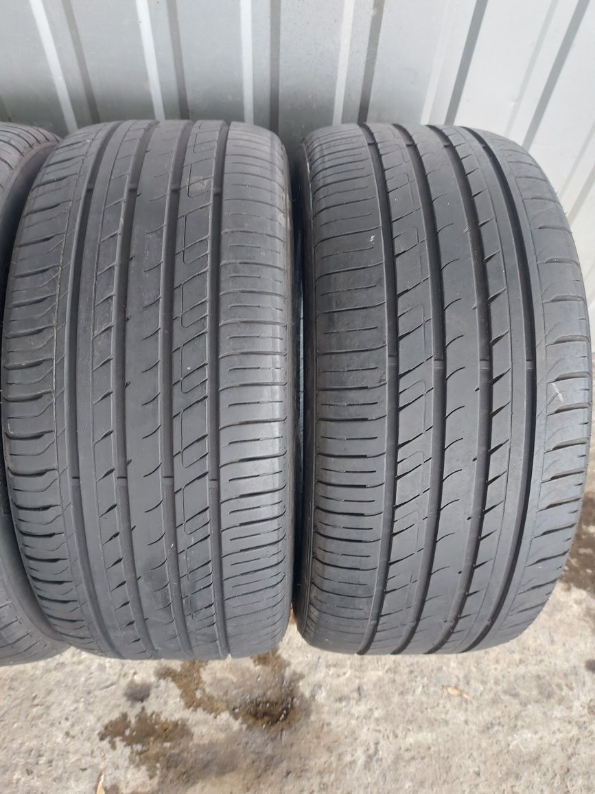 235/40 R18 95W XL комплект літніх шин 2020року