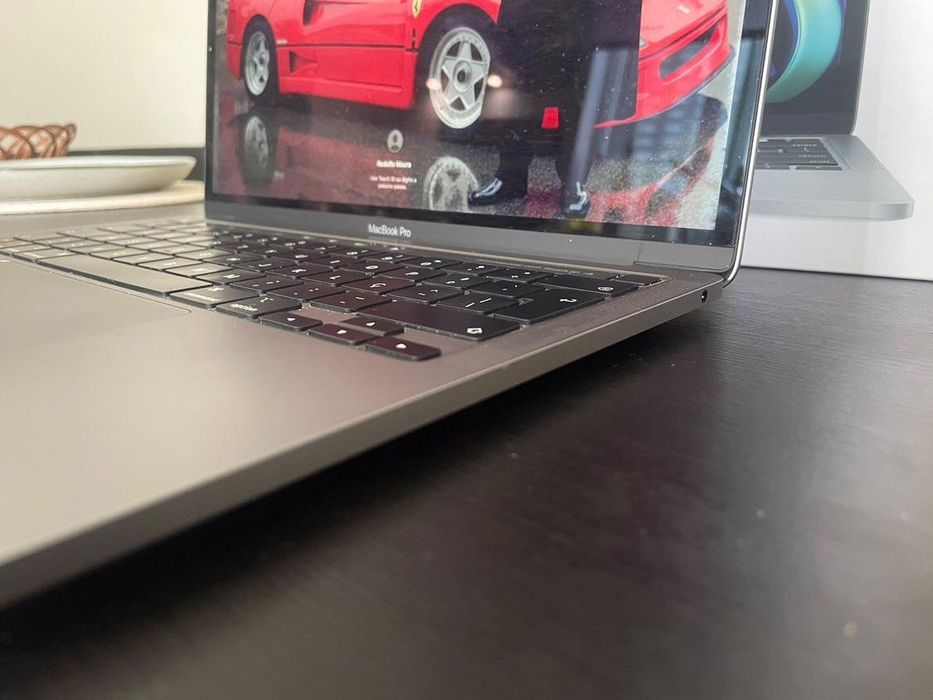Apple Macbook Pro M2