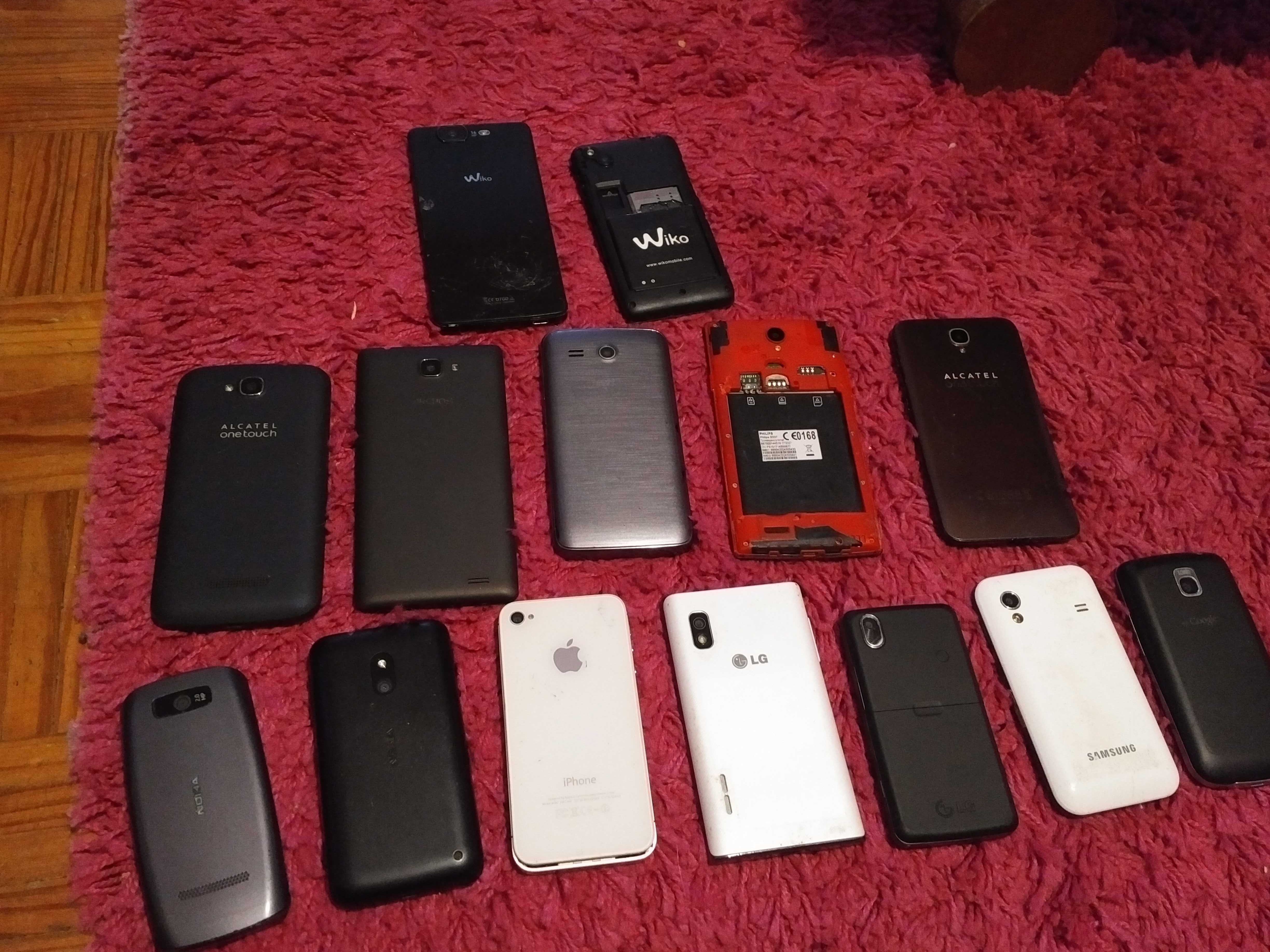 Lote 17 smartphones para peças