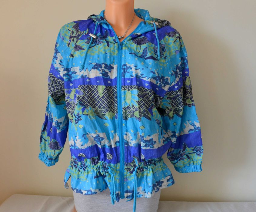 Kolorowa kurtka z kapturem wiosenna dla dziewczynki 140cm