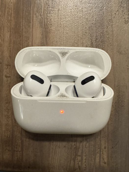 Oryginalne Air pods pro 1 pierwsza generacja. Bateria okolo 80%