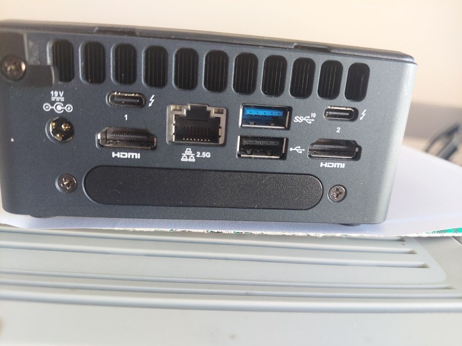 Komputer Lenovo ThinkCentre M700 i3-6100 4x3,7GHz Ram ddr3 8GB SPRAWNY
