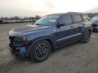 Jeep Grand Cherokee Trailhawk w drodze do portu