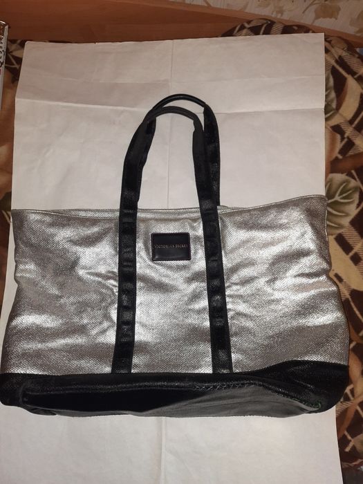 Продаю ОРИГИНАЛЬНУЮ Пляжную сумку Victoria's Secret.