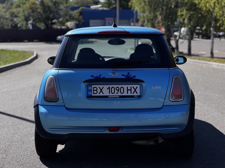 MINI ONE 2004 - обʼєм двигуна 1.6