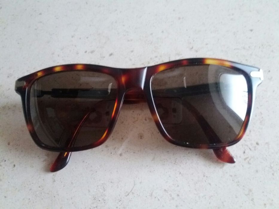 6 óculos de sol por 10 Euros