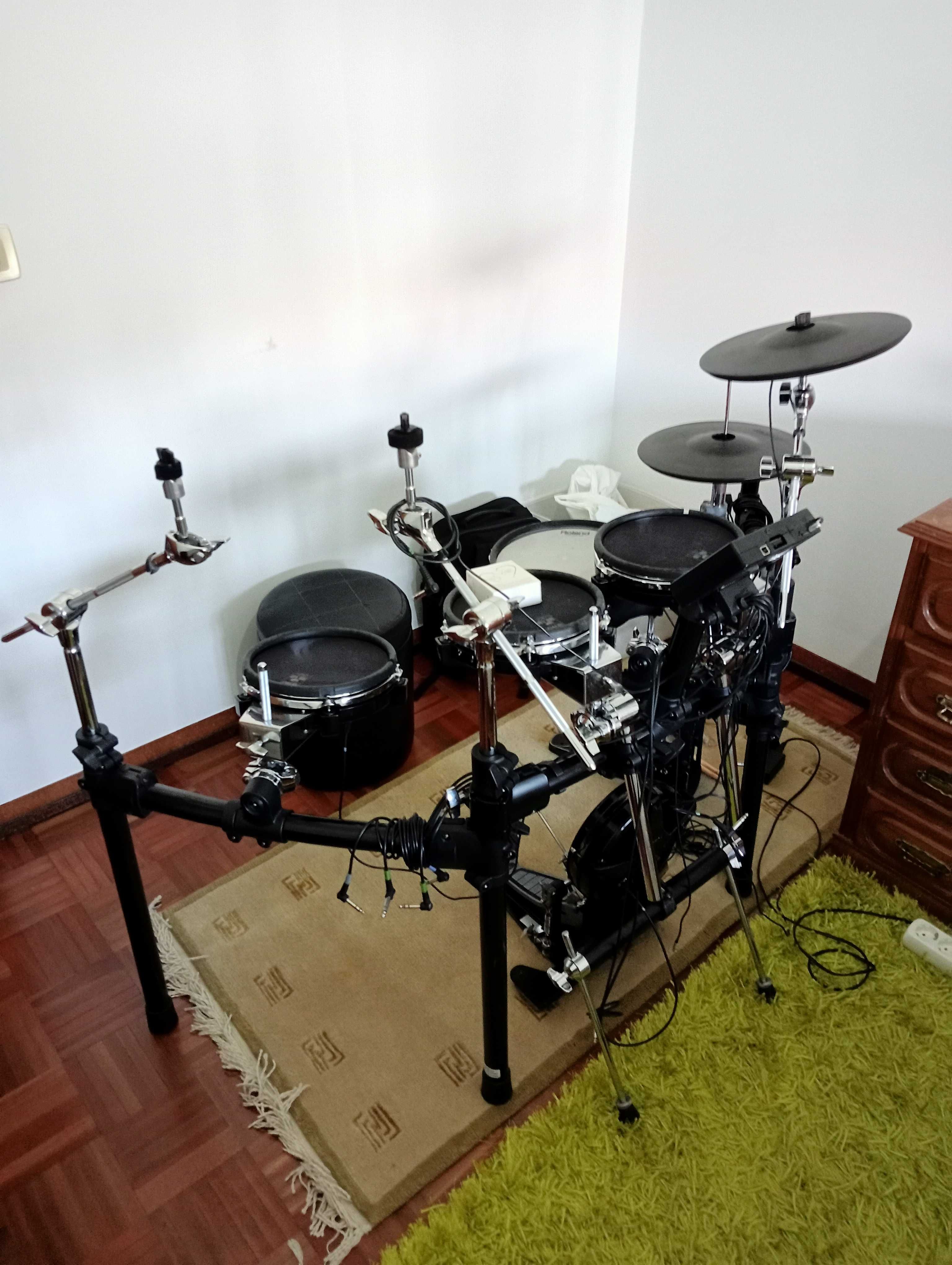 Bateria eletrónica Roland