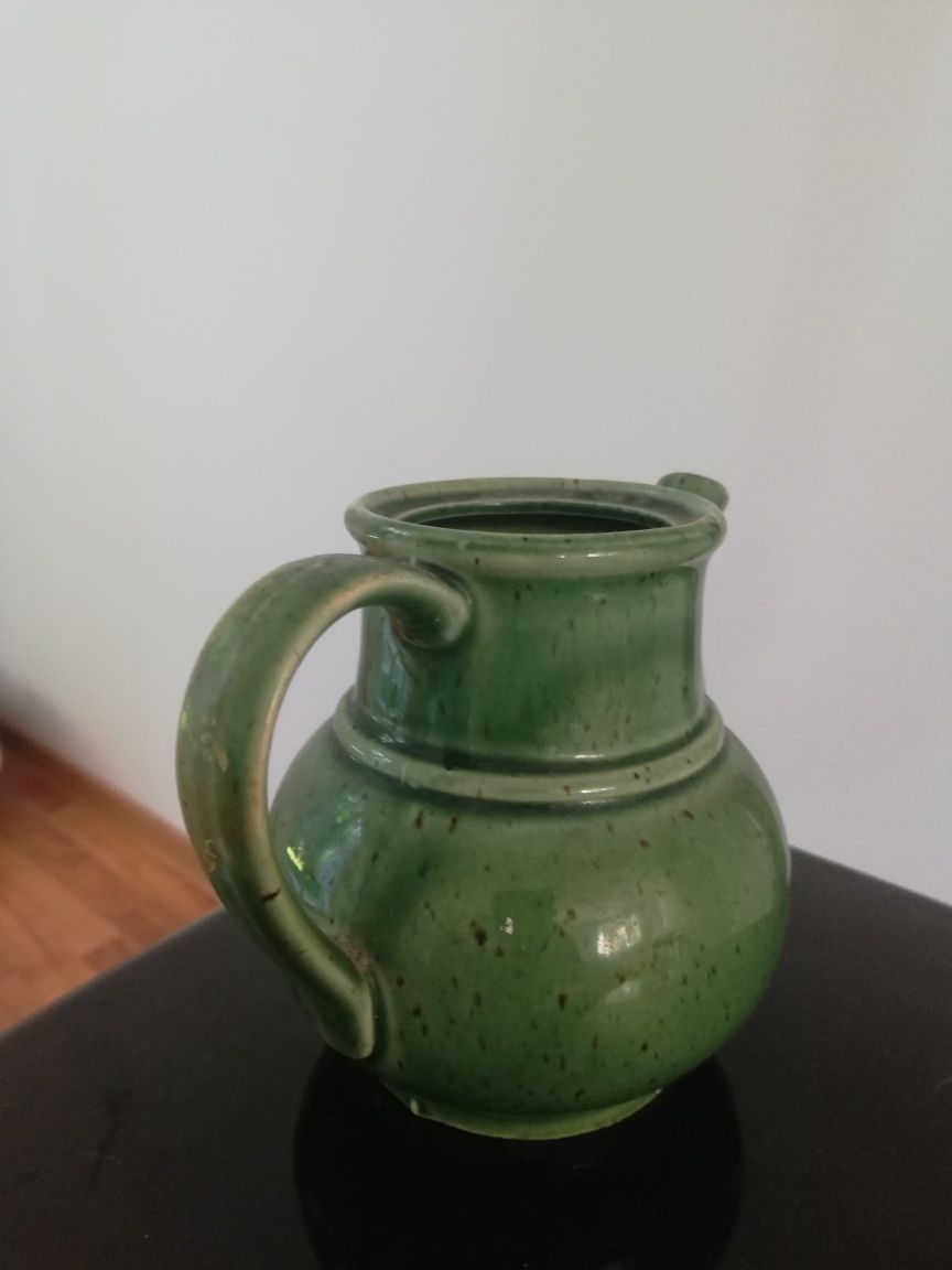 Zielony ceramiczny dzbanek, imbryk do herbaty