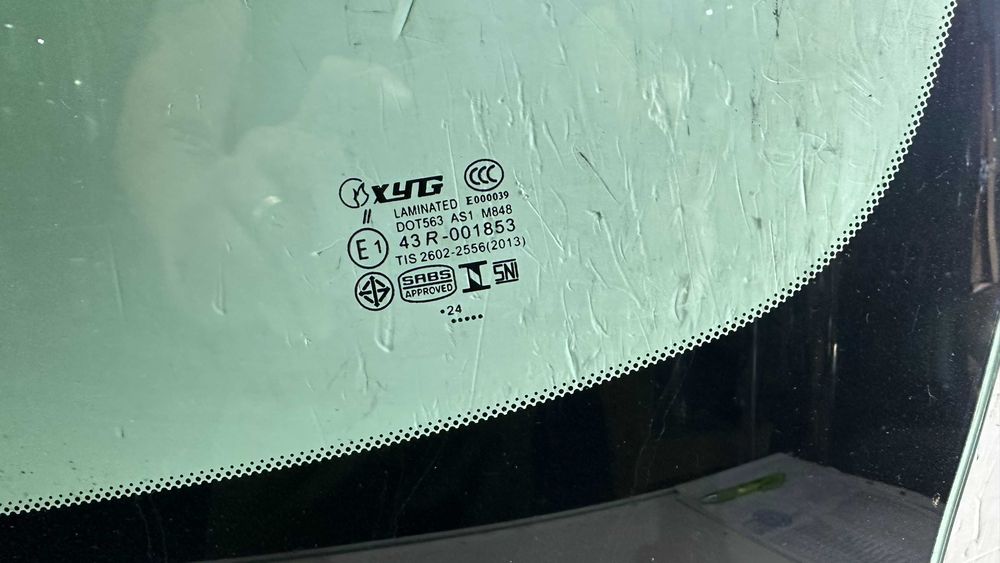 Infiniti QX50 (2017-) вітрове скло