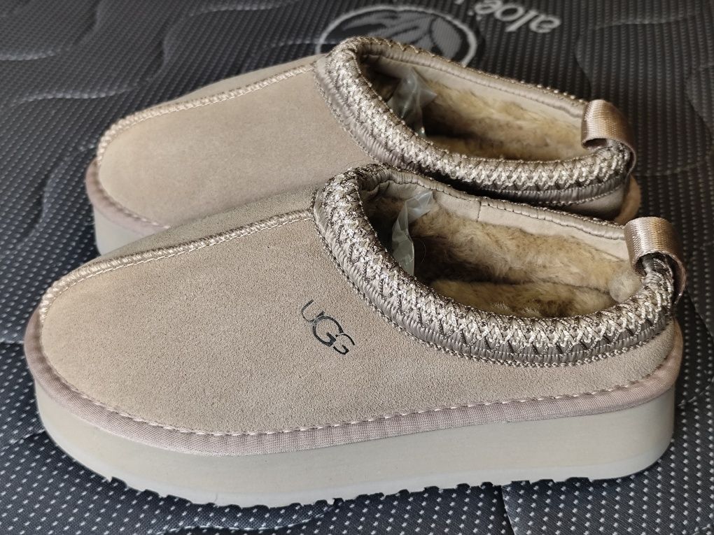 Sandália tipo UGG  38