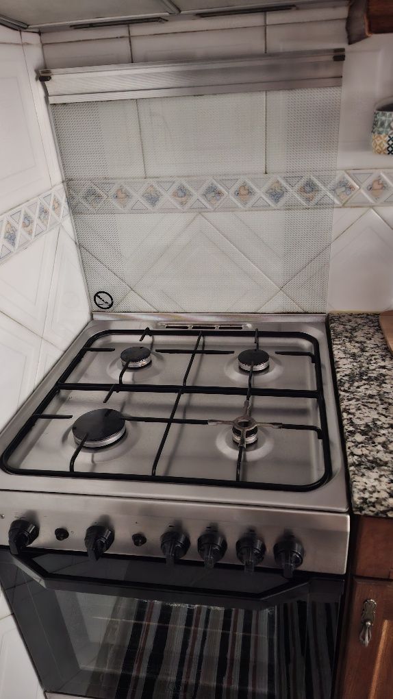 Fogão a gás natural Indesit