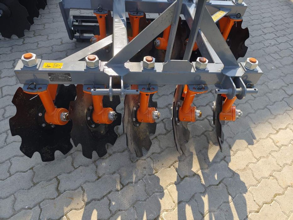 Дискові плуги (борони) дископлуг використовують  для обробітку грунту.