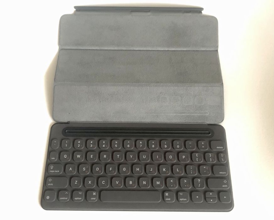 Продам чохол/клавіатуру Apple Smart Keyboard A1772 для iPad Pro 9,7‘‘.