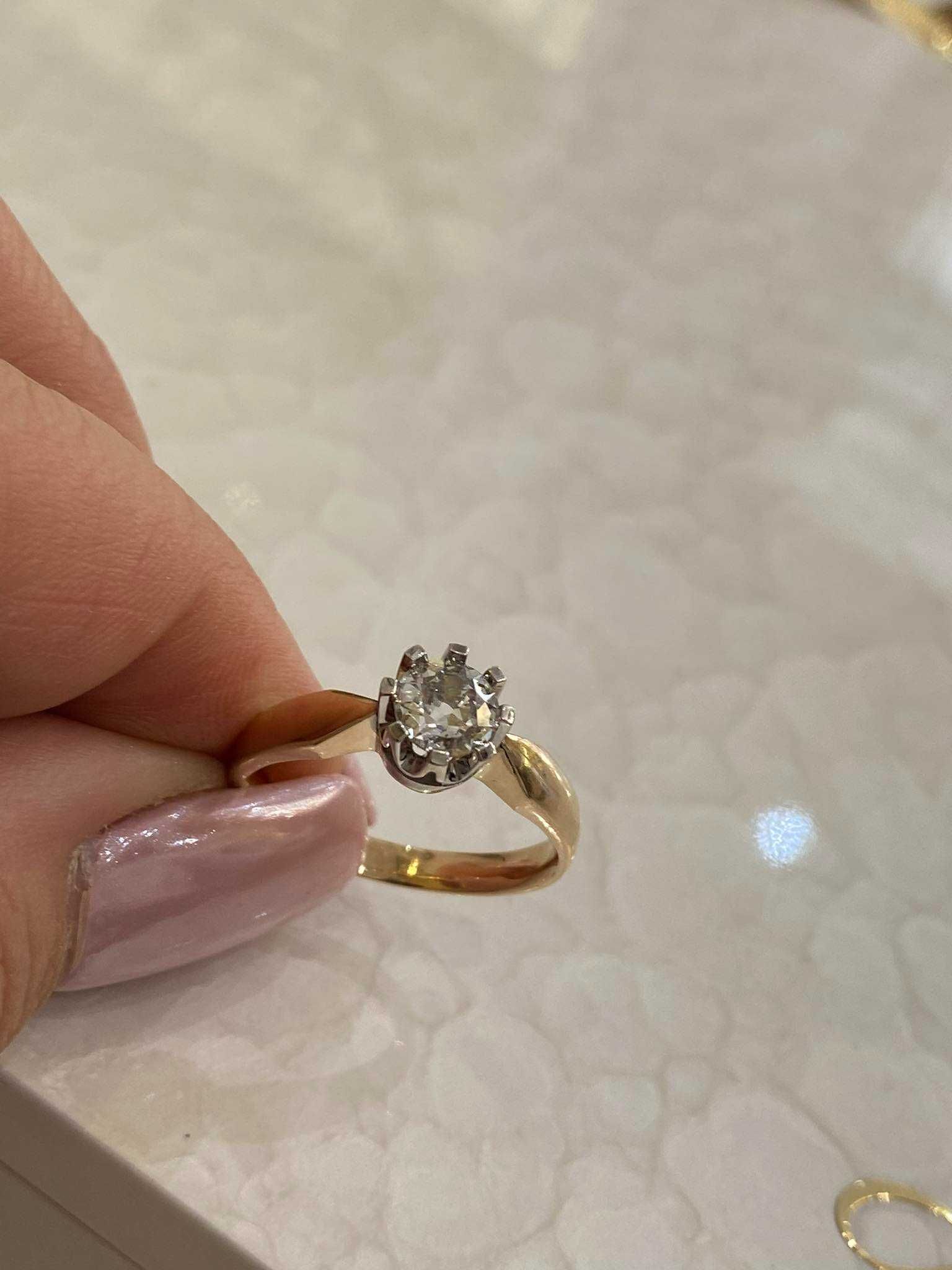 Pierścionek z diamentem 0.75 CT