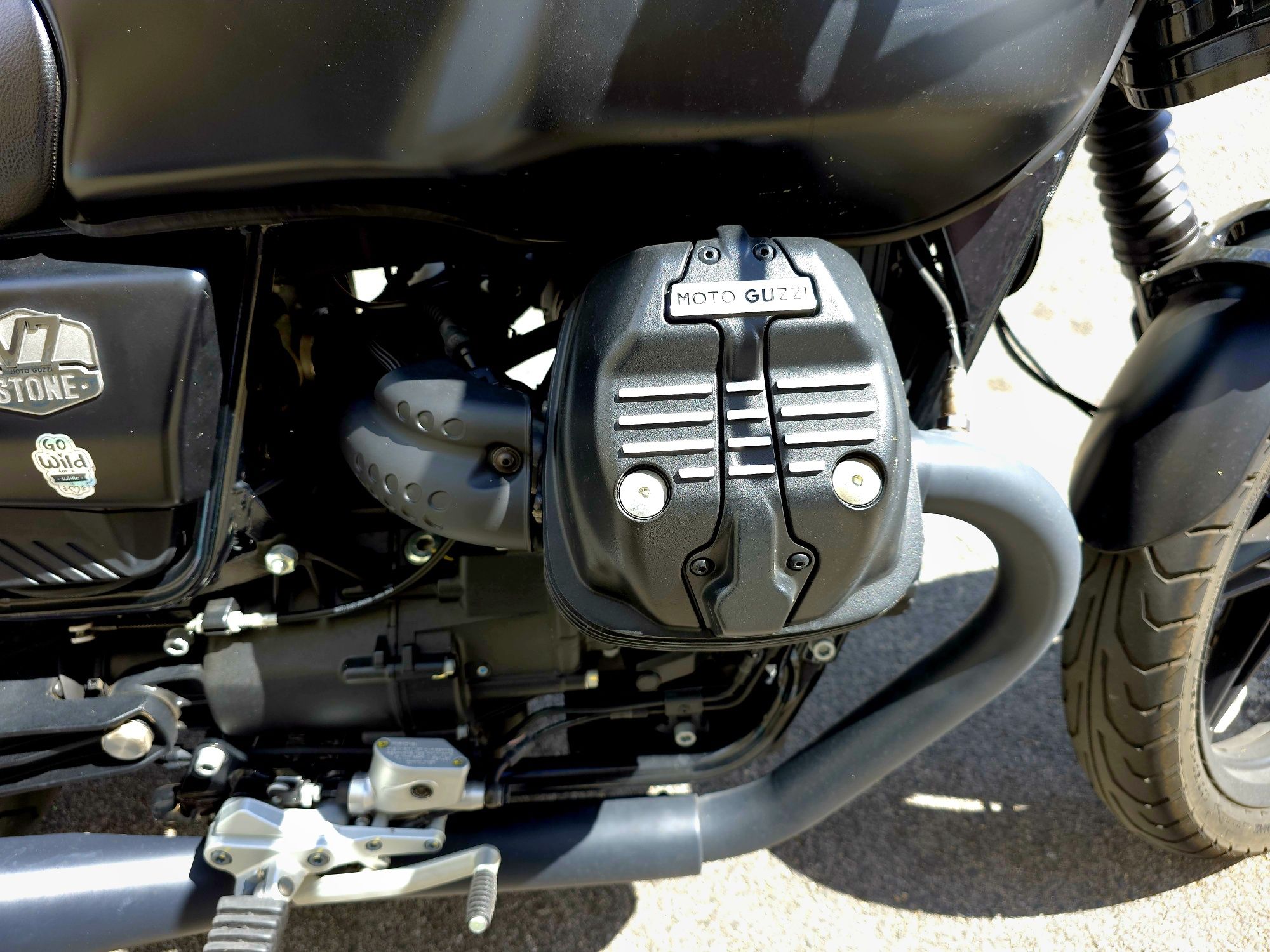 Moto Guzzi V7 Stone 850 – 2021 – 21.847 km – Extras incluídos