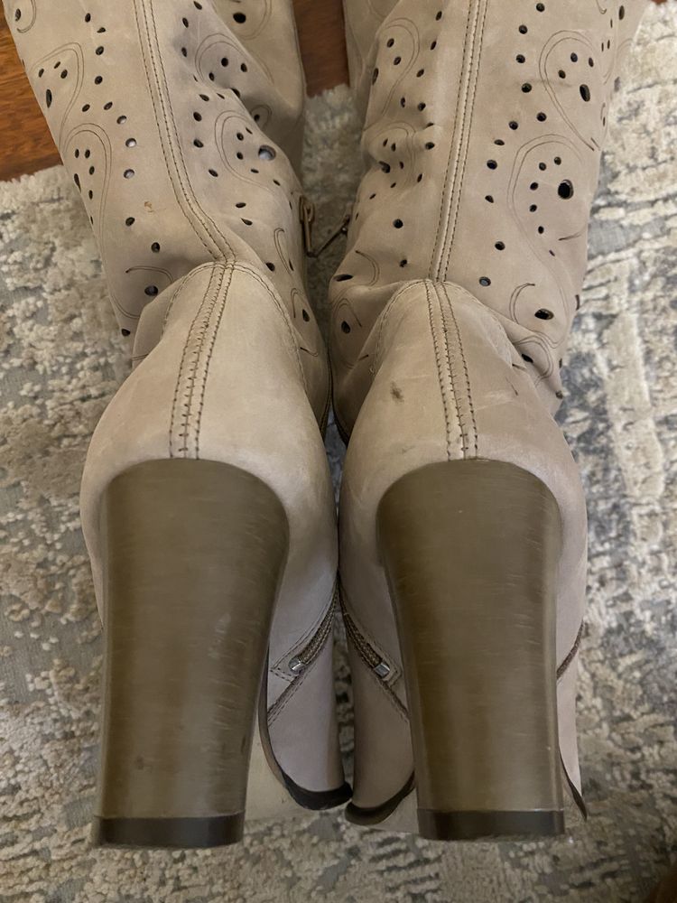 Buty kozaki na obcasie beżowe długie nubuk