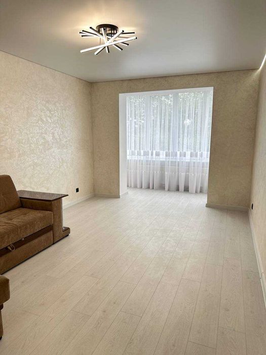 Продам квартиру з новим ремонтом