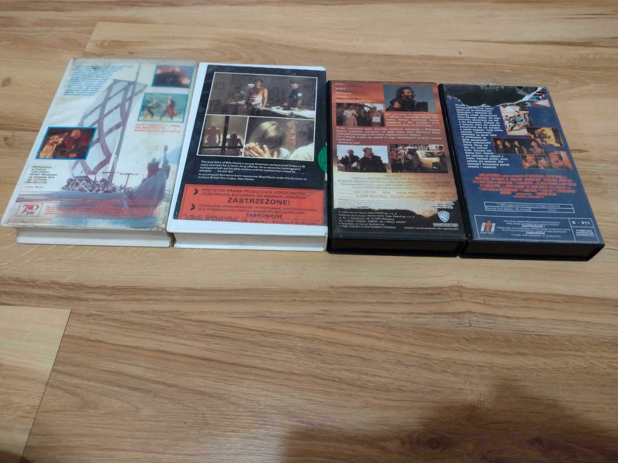 Cztery filmy na VHS (Stone, Williams, Estevez)