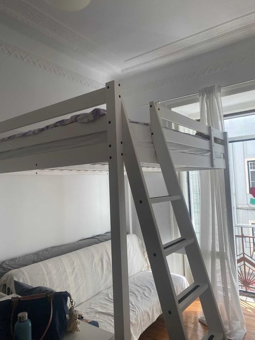 Cama alta IKEA STORÅ 140 × 200 cm – branca em muito bom estado