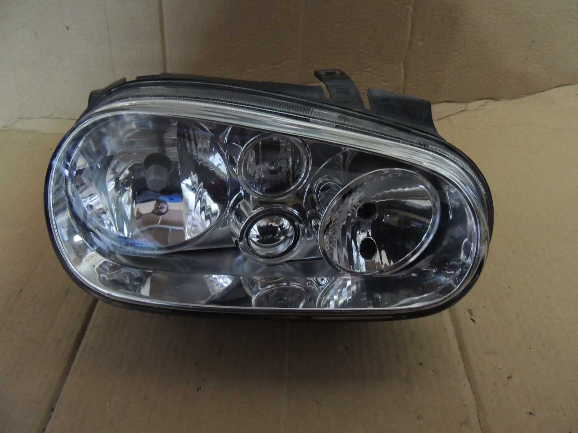 Lampa przednia prawa europejska Volkswagen Golf IV 4 97,98,99,00,01-06