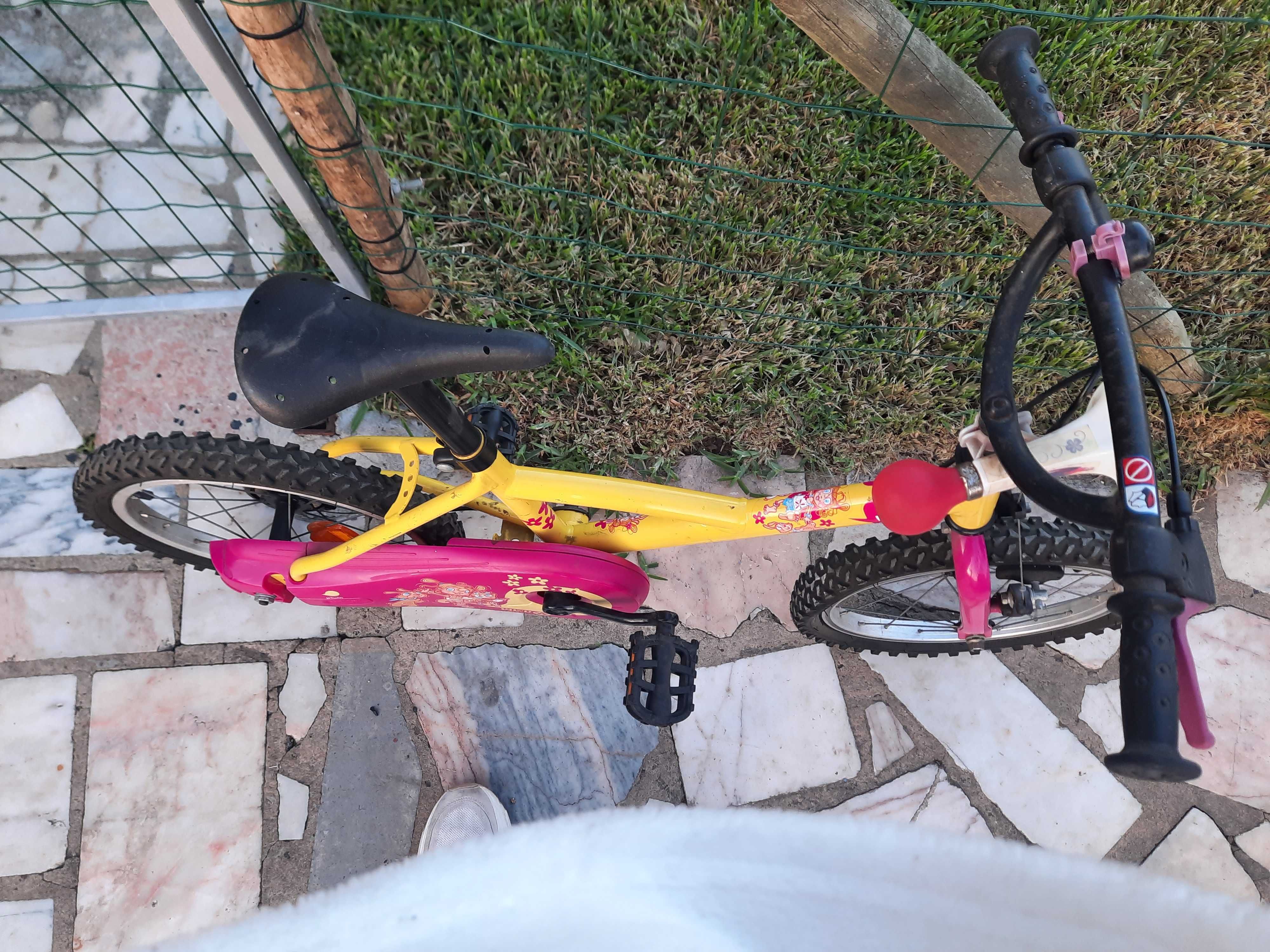 Bicicleta de menina Ɓtwin
